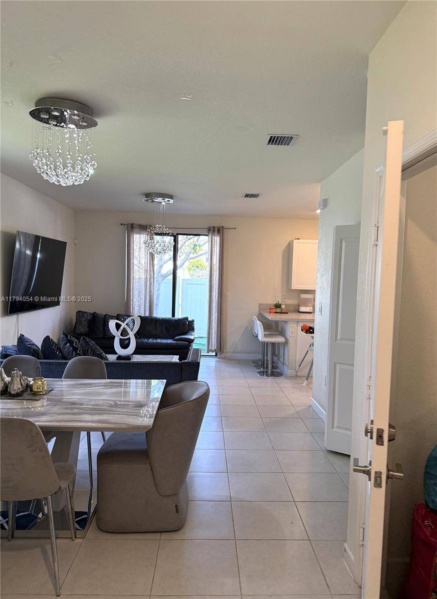 Hialeah, FL 33018,11101 W 33rd Ct #--