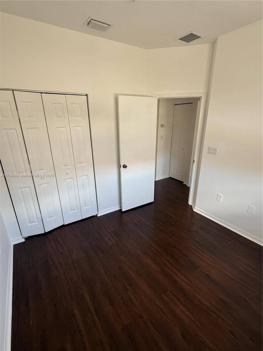 Pembroke Pines, FL 33027,906 SW 143rd ave