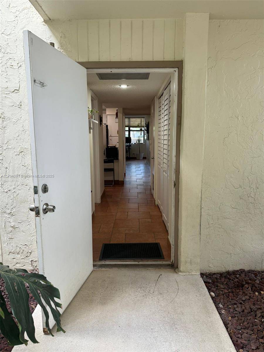 Aventura, FL 33180,20441 NE 30th Ave #116-9
