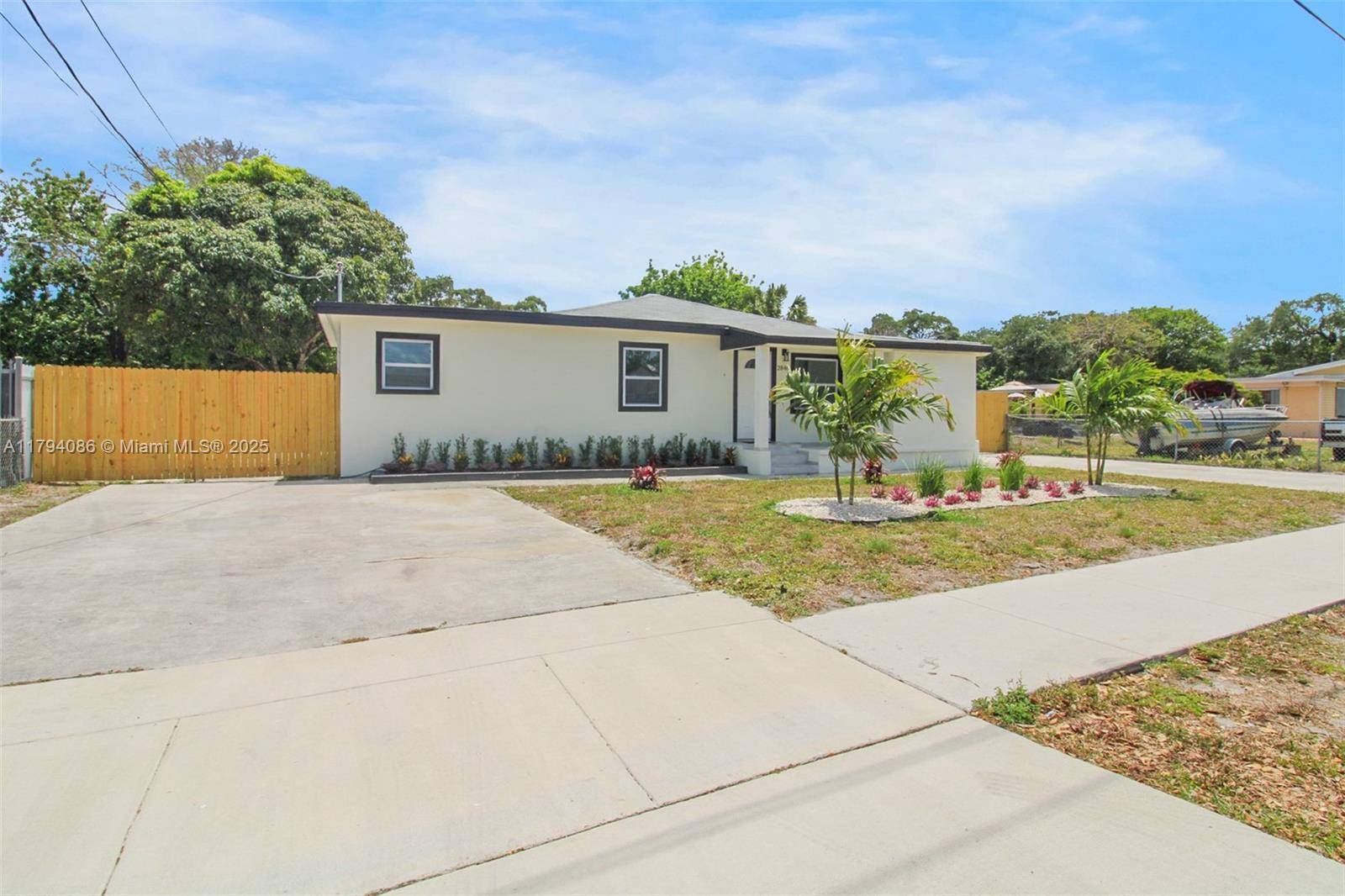 Miami Gardens, FL 33056,2840 NW 171st St