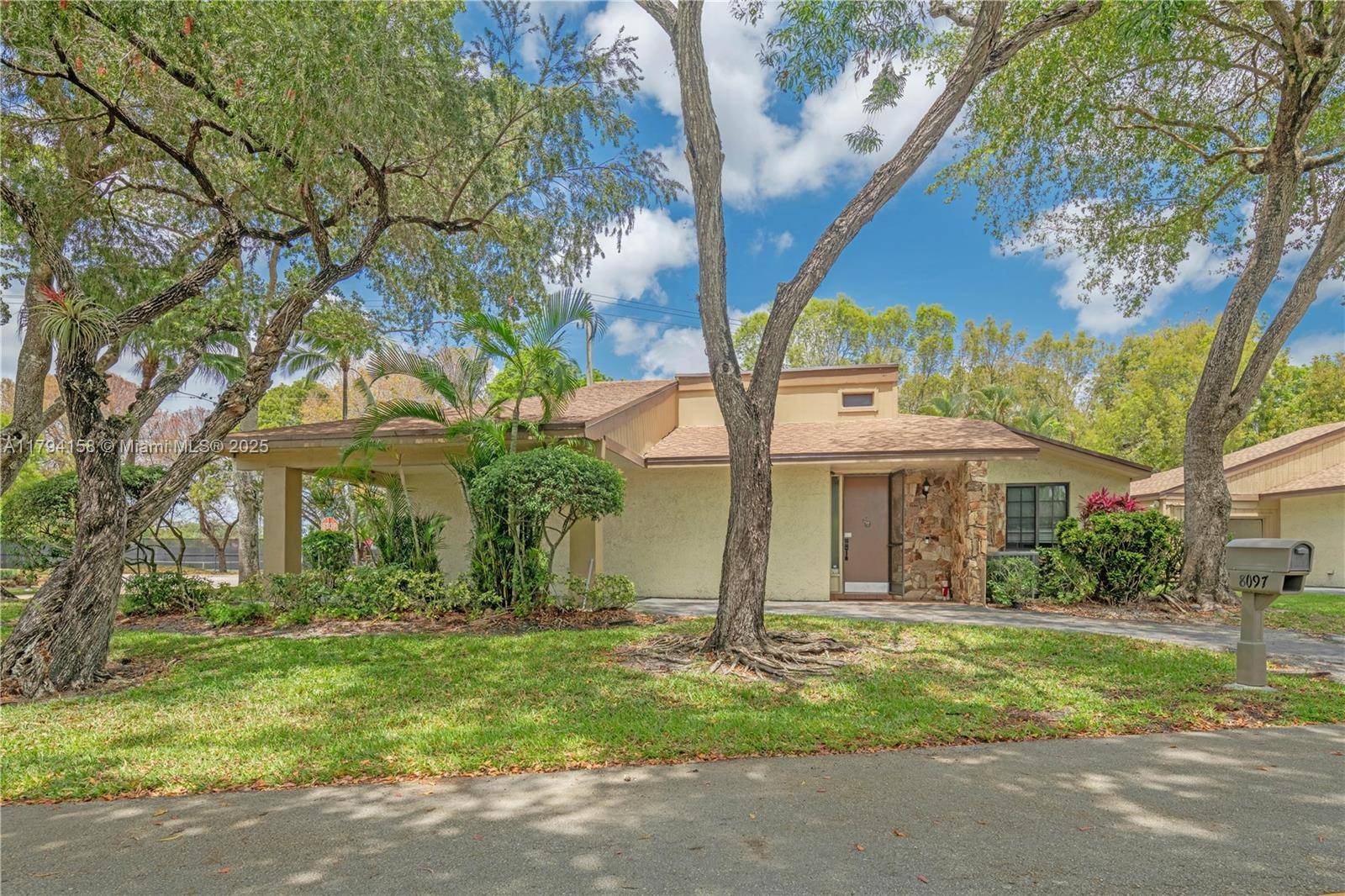 Tamarac, FL 33321,8097 Royal Palm Cir