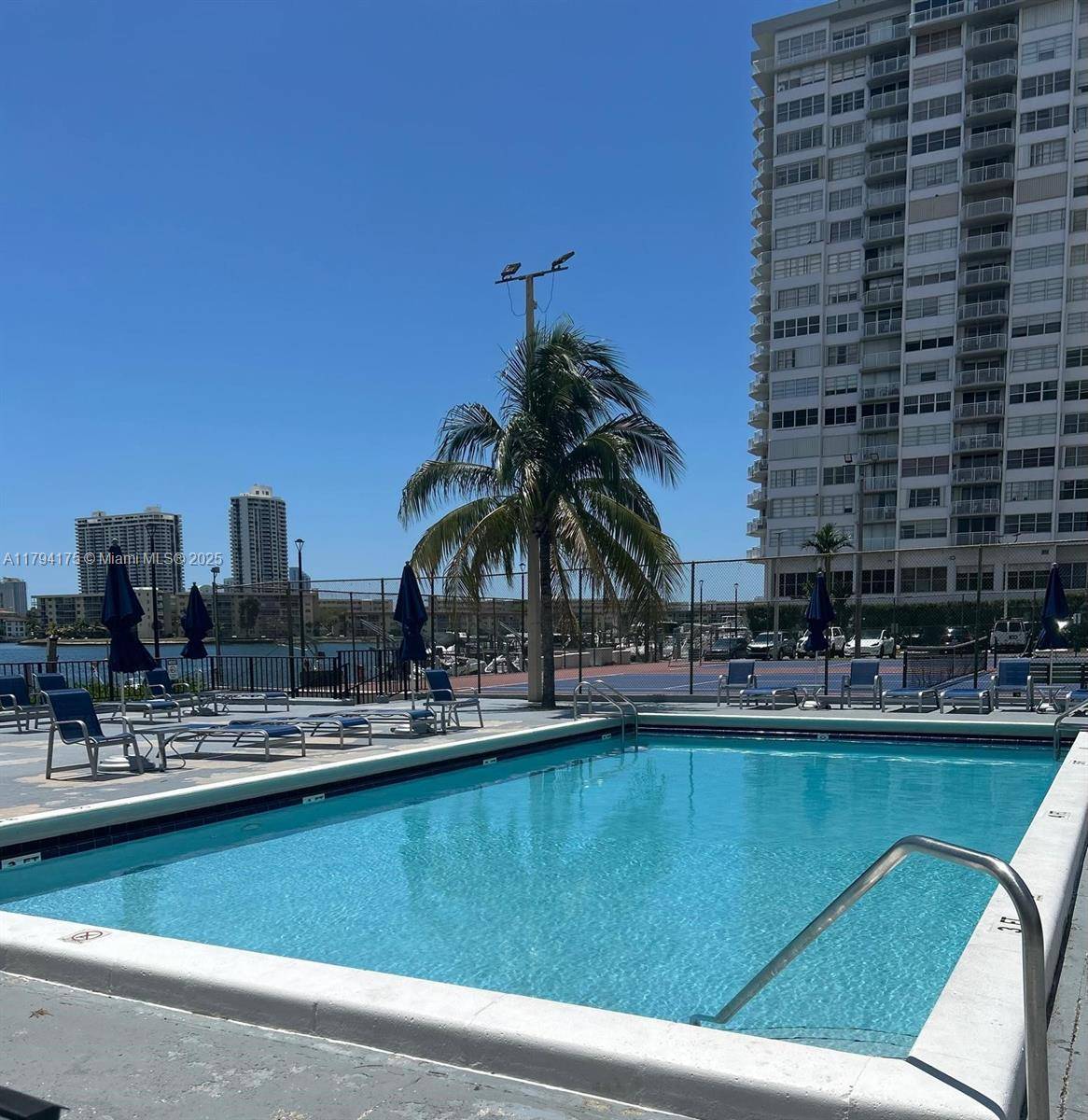 Aventura, FL 33160,2780 NE 183rd St #1110