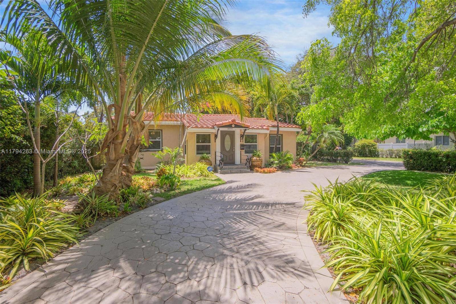 Hollywood, FL 33020,1438 Fletcher St