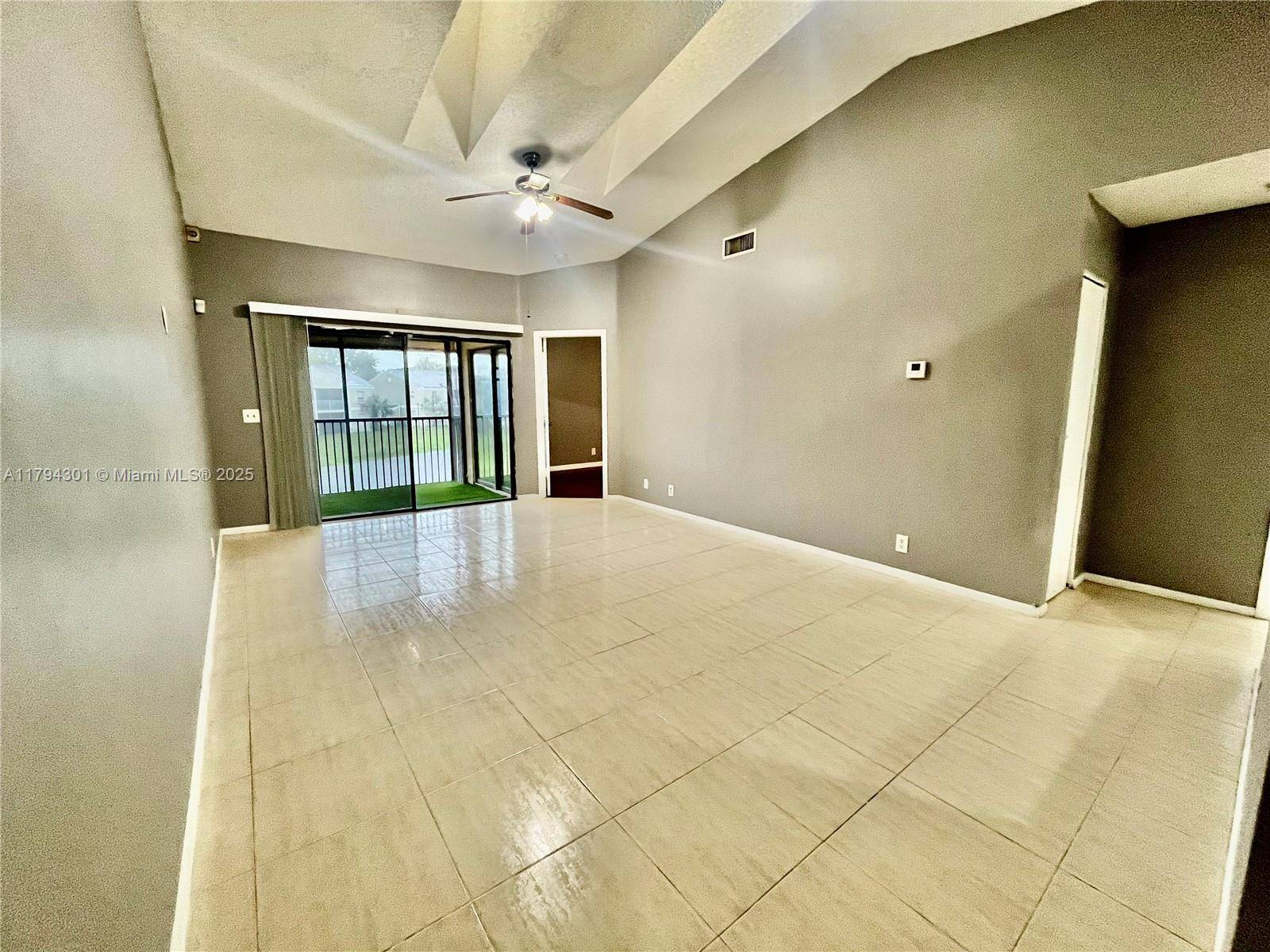 Lauderhill, FL 33313,2511 NW 56th Ave #12-25