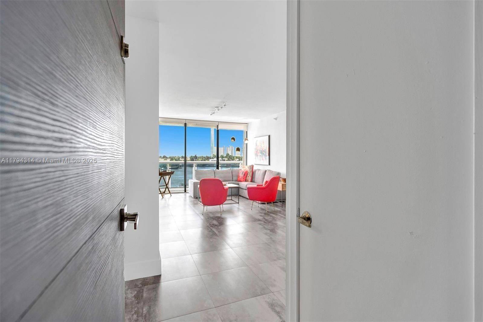 Aventura, FL 33180,20515 E Country Club Dr #346