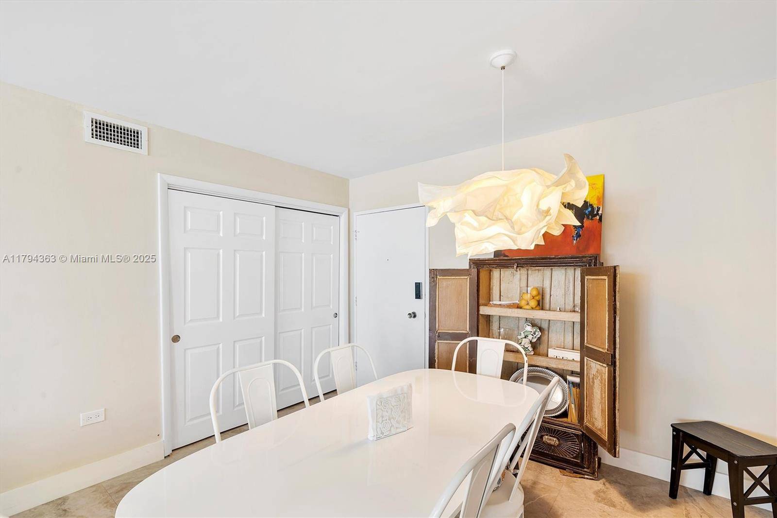 Miami Beach, FL 33140,5555 Collins Ave #4B