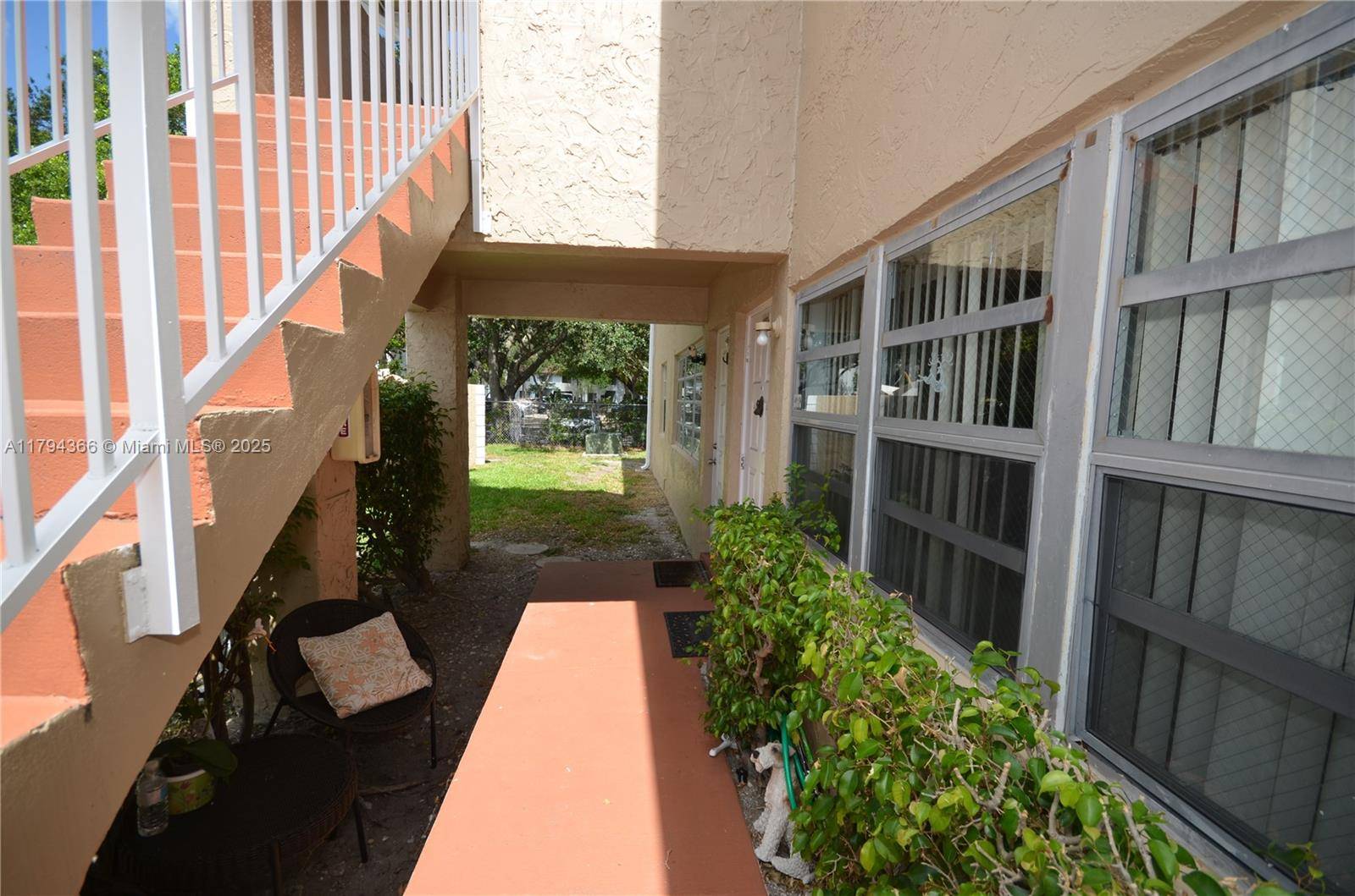 Coral Springs, FL 33071,1004 Twin Lakes Dr #1004
