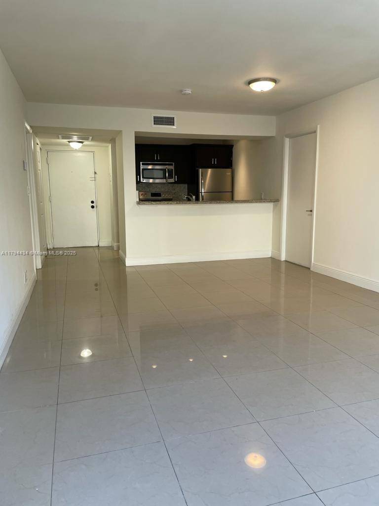 Doral, FL 33166,8120 Geneva Ct #355