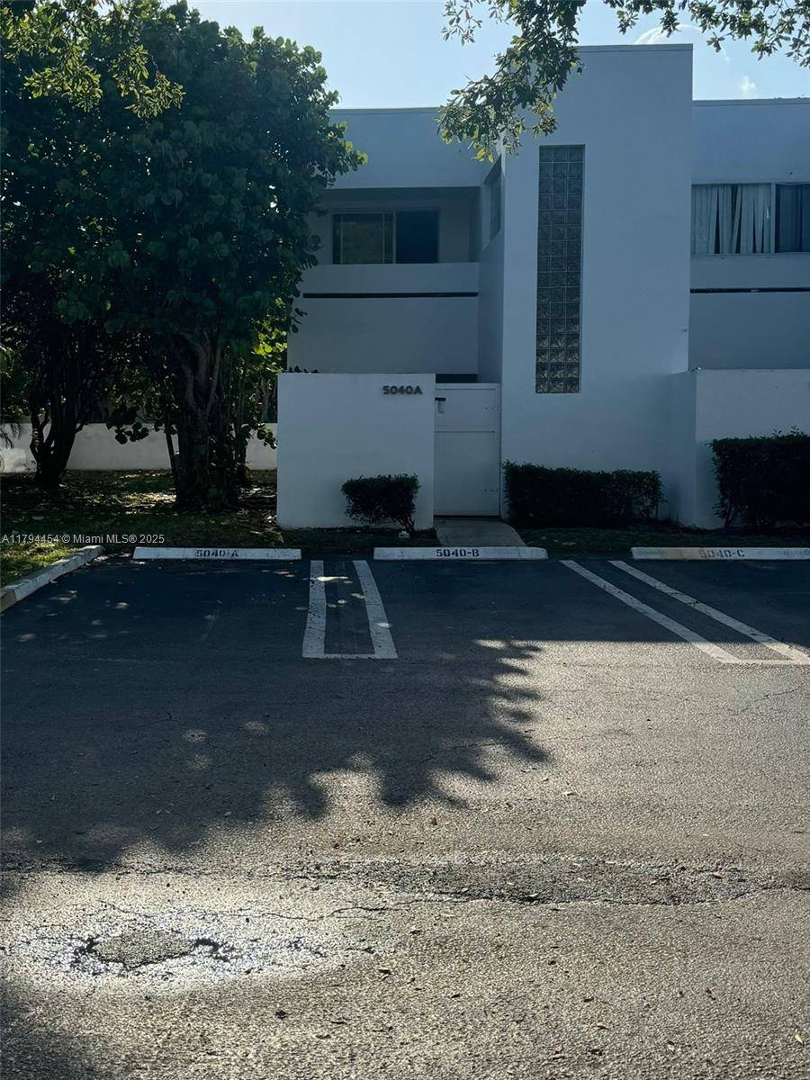 West Palm Beach, FL 33417,5040 Elmhurst Rd #A