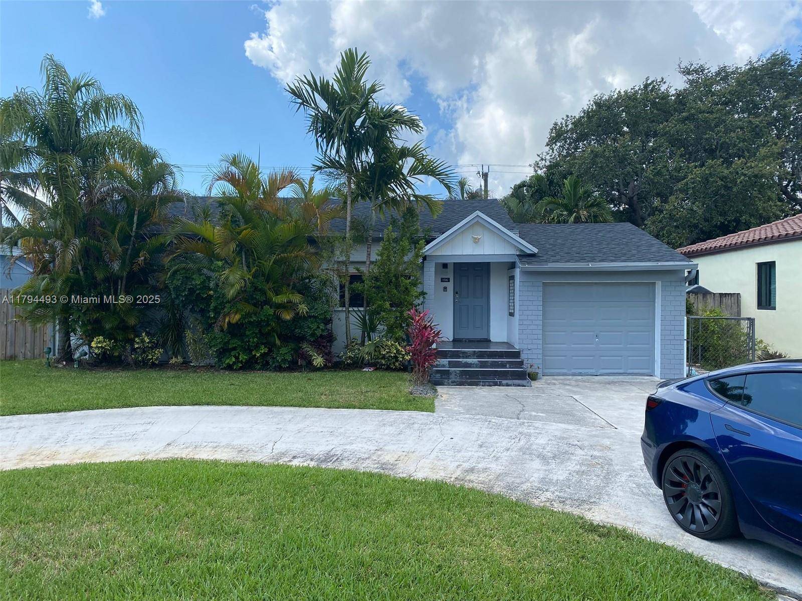 Hollywood, FL 33020,1516 Funston St