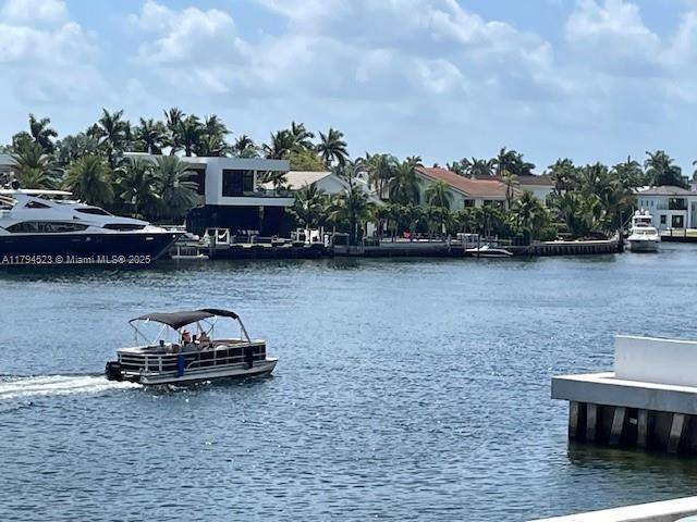 Aventura, FL 33180,20515 E Country Club Dr #246