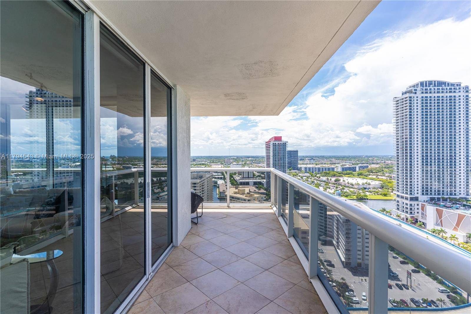 Hallandale Beach, FL 33009,1830 S Ocean Dr #2608