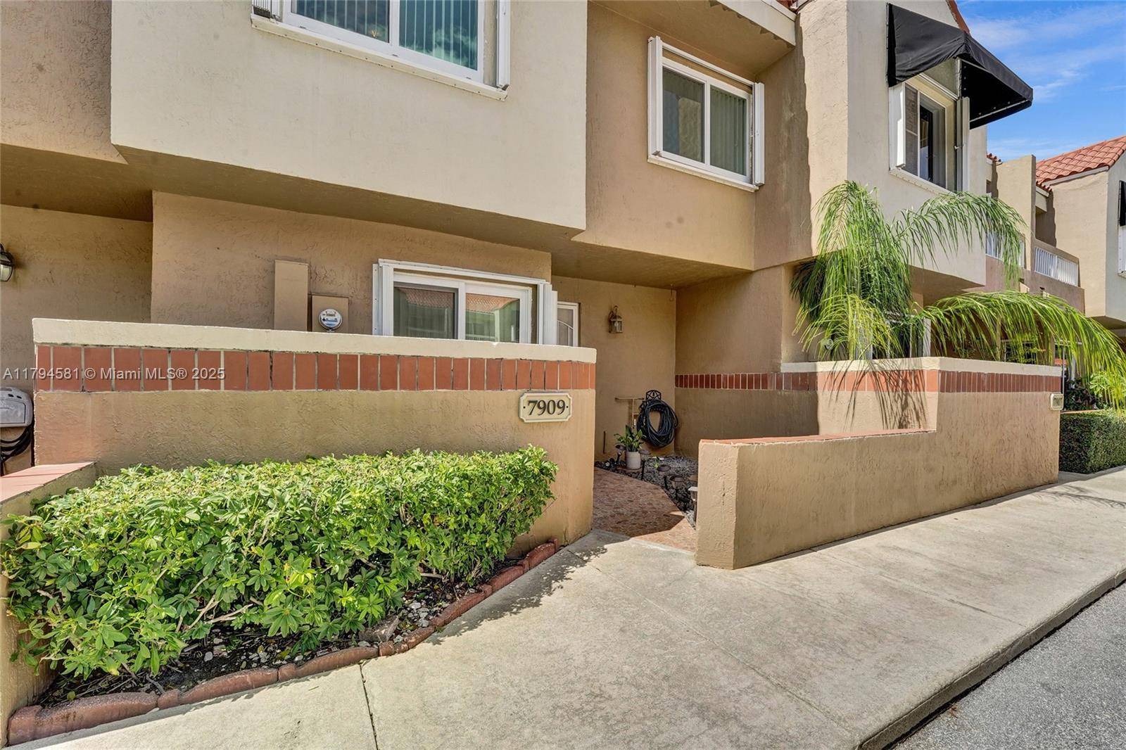 Plantation, FL 33324,7909 NW 7th Ct