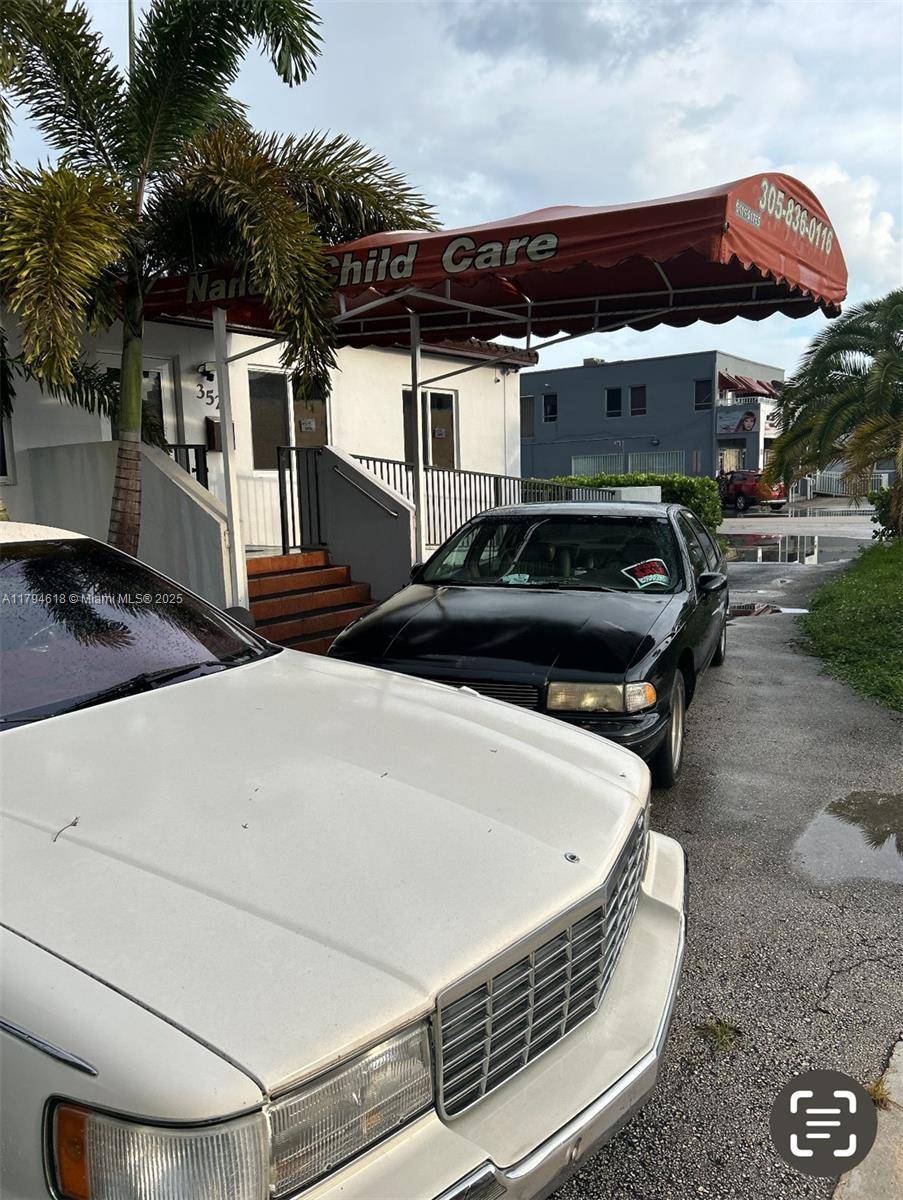 Hialeah, FL 33013,3521 E 4th Ave