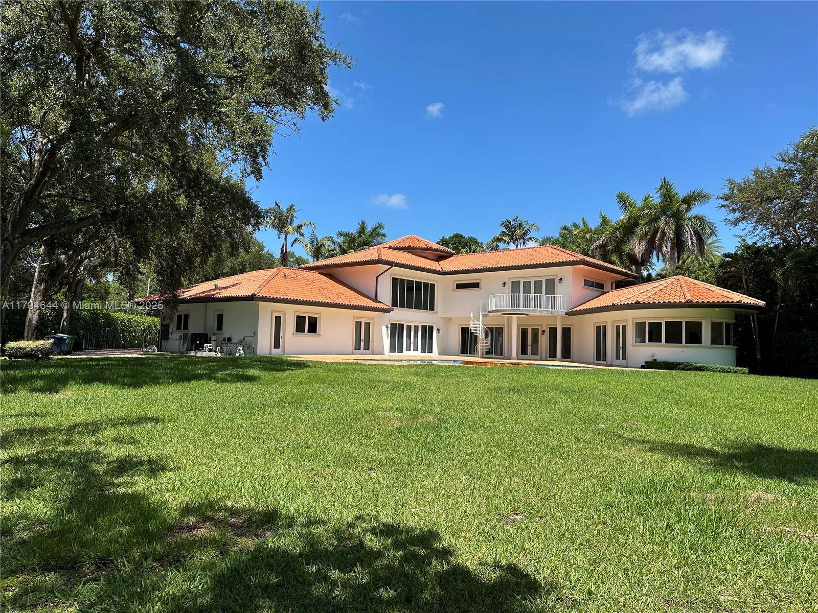 Pinecrest, FL 33156,10600 SW 69th Ave