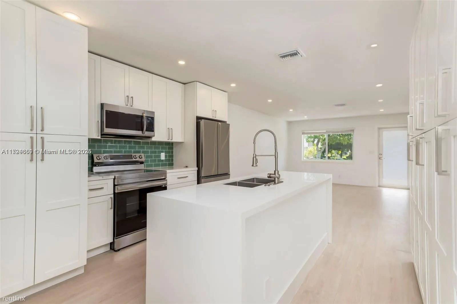Oakland Park, FL 33334,1421 NE 30th Ct #1412