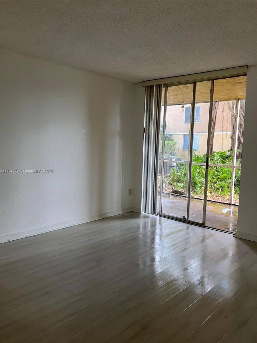 Pompano Beach, FL 33069,4025 W Mcnab Rd #E106