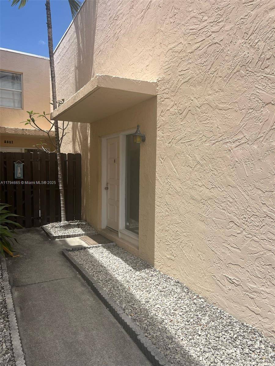 Miami Shores, FL 33138,8823 NE 4th Ave Rd #8823