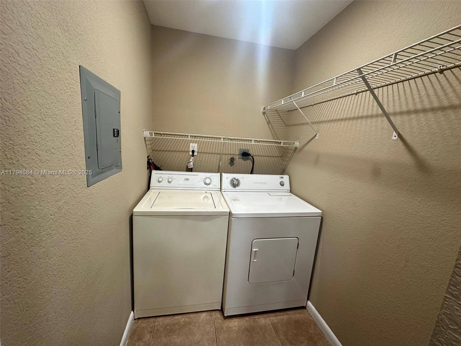Lauderhill, FL 33313,2830 NW 55th Ave #2C