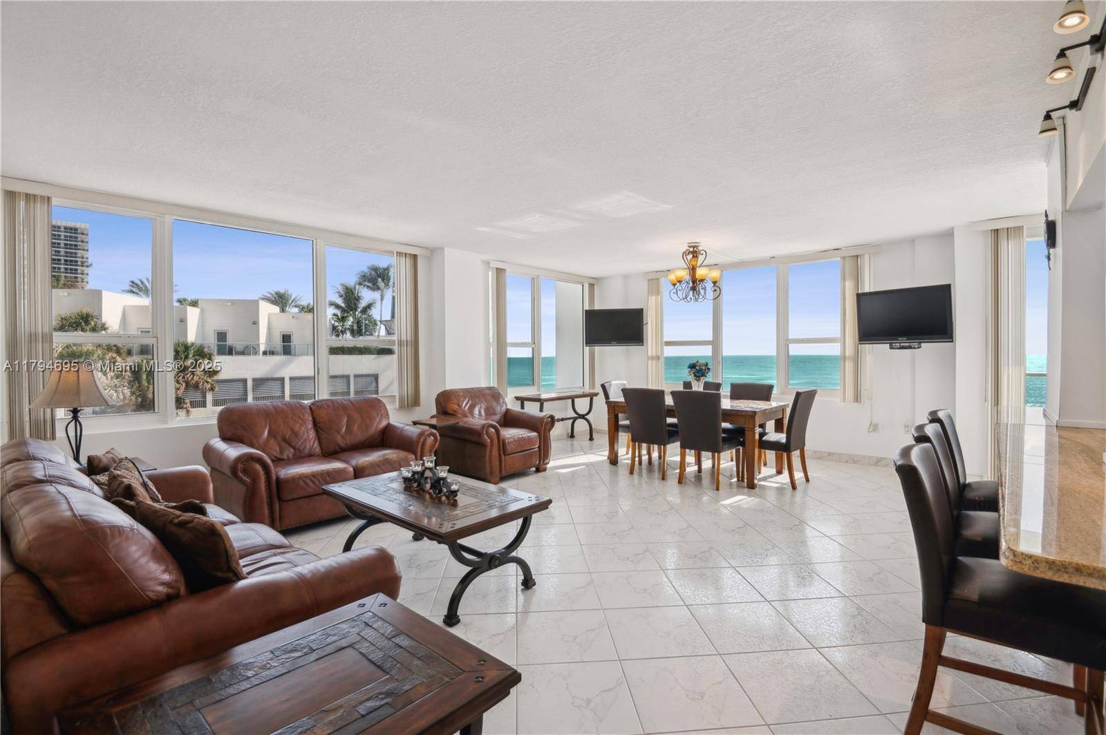 Hollywood, FL 33019,3505 S OCEAN DR #212