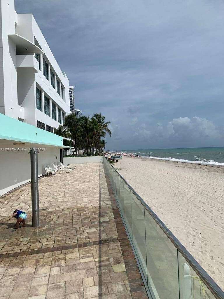 Hollywood, FL 33019,3725 S Ocean Dr #311
