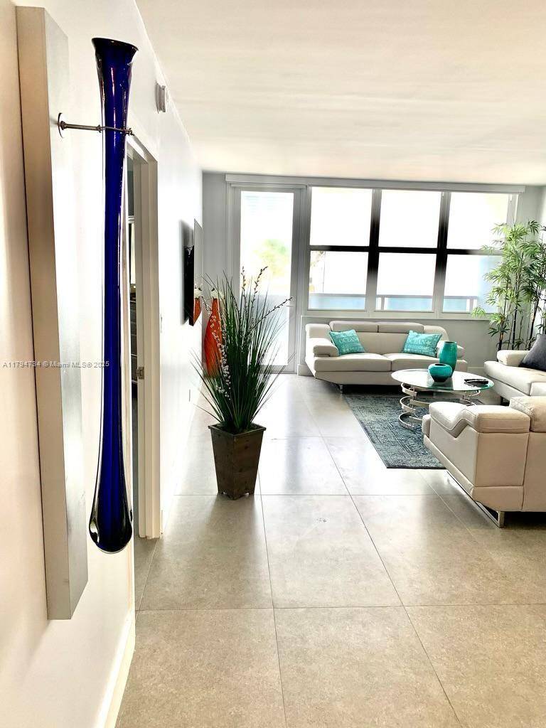 Hollywood, FL 33019,3725 S Ocean Dr #311