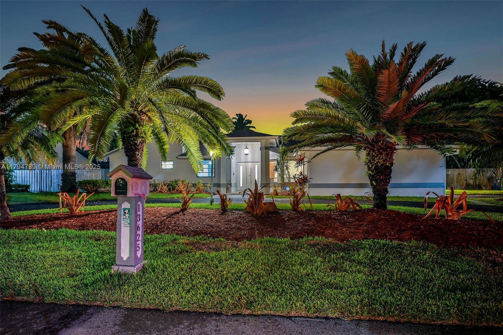 Miami, FL 33176,13625 SW 104th Ct