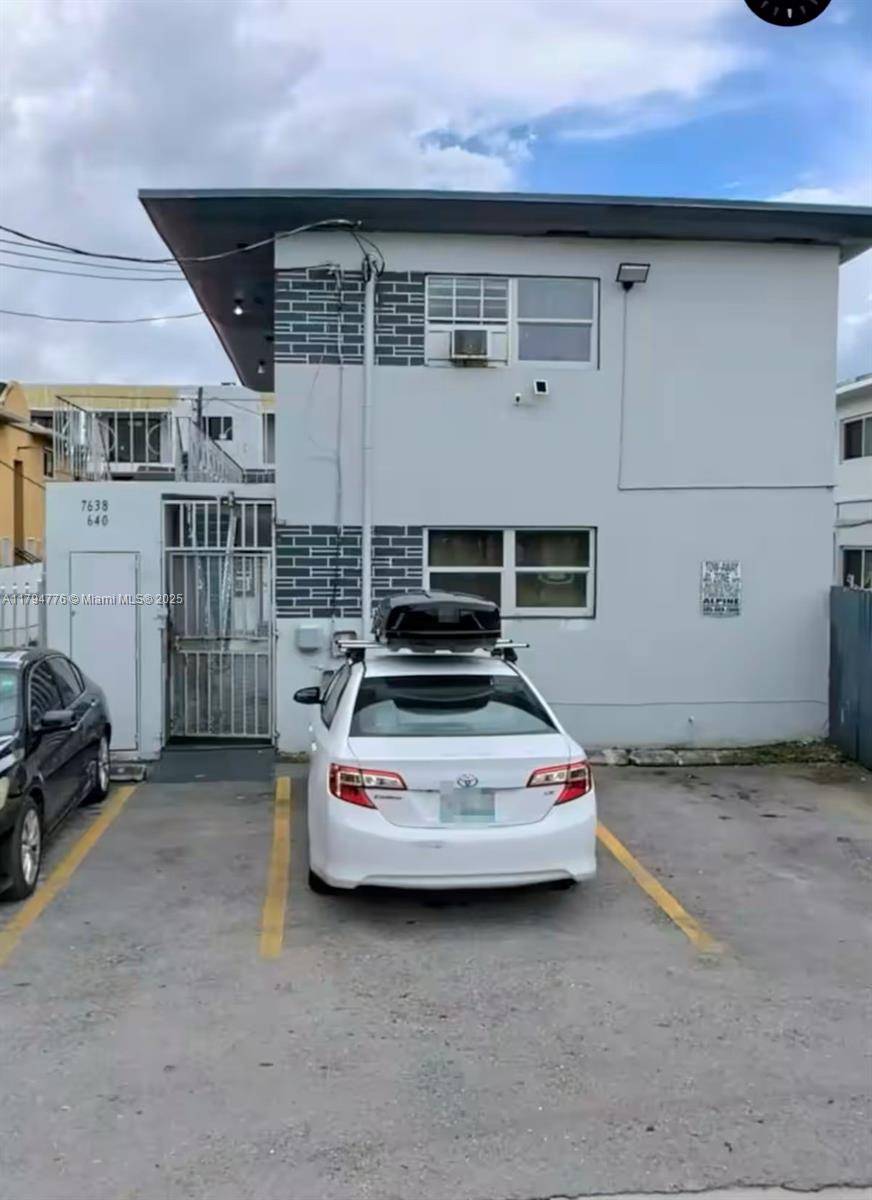Miami, FL 33150,7638 N Miami Avenue #7
