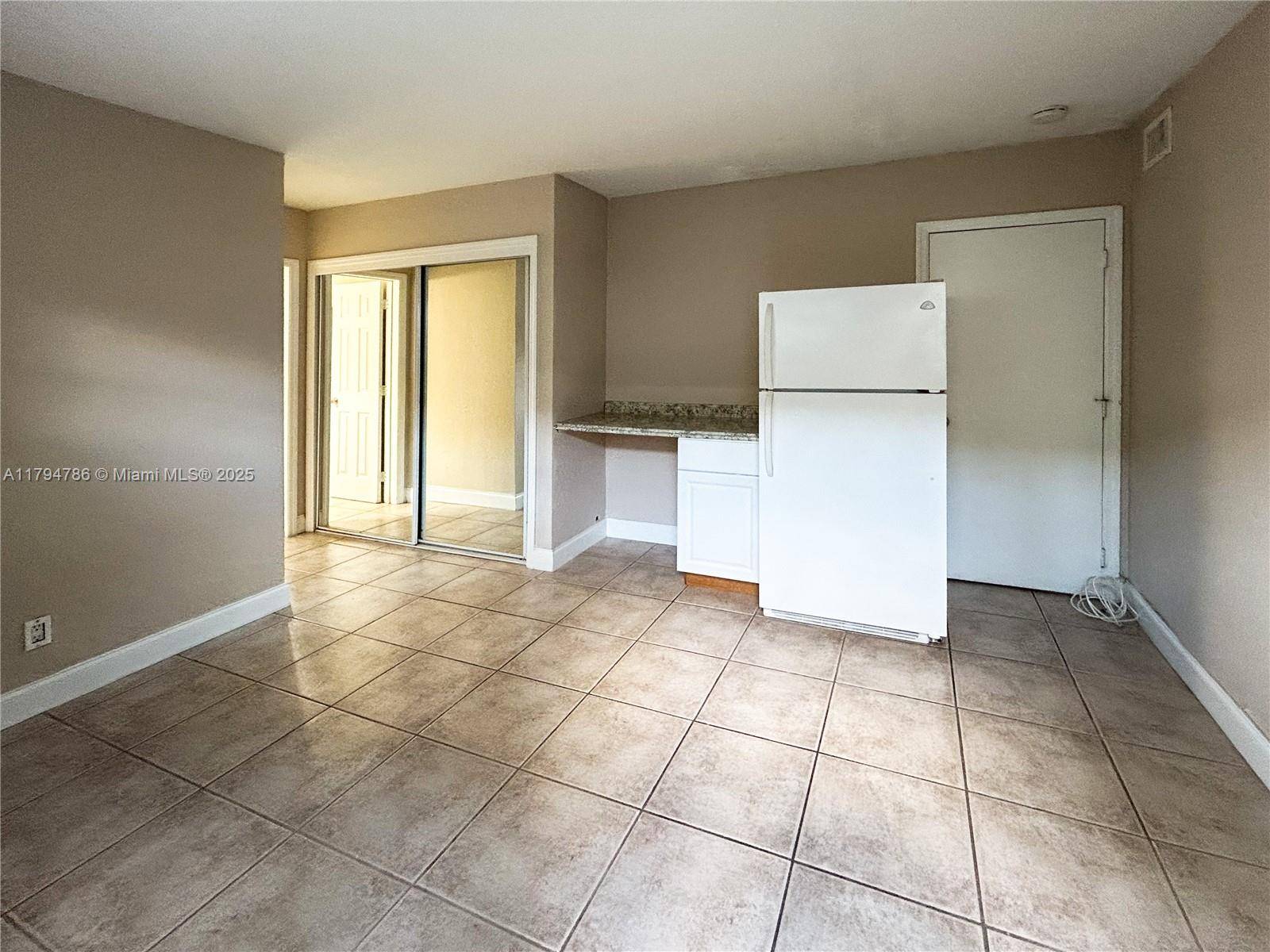 Fort Lauderdale, FL 33304,715 NE 6th St #5E