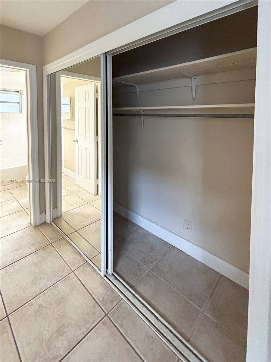 Fort Lauderdale, FL 33304,715 NE 6th St #5E