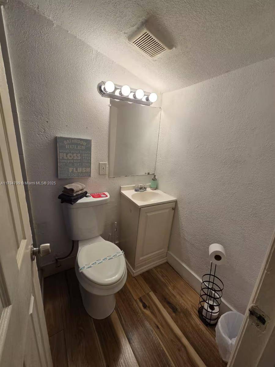 Miami, FL 33150,7638 N Miami Avenue #8