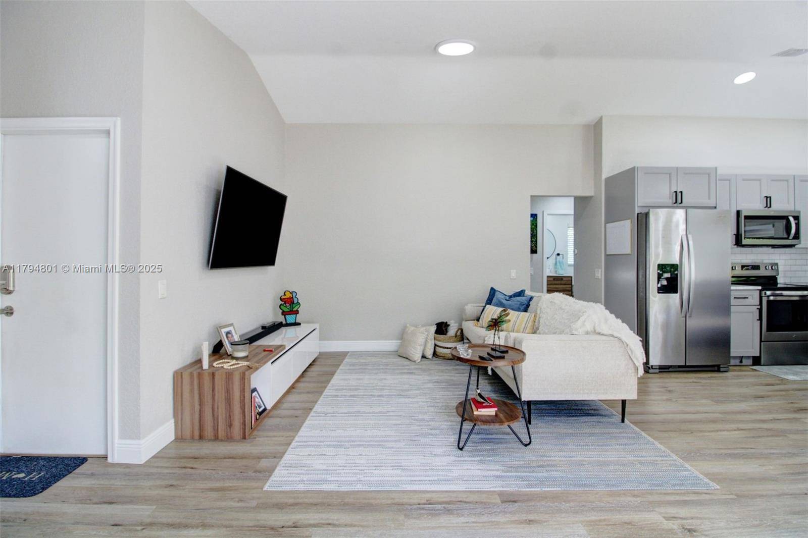 Weston, FL 33327,1025 Bamboo Ln #1025