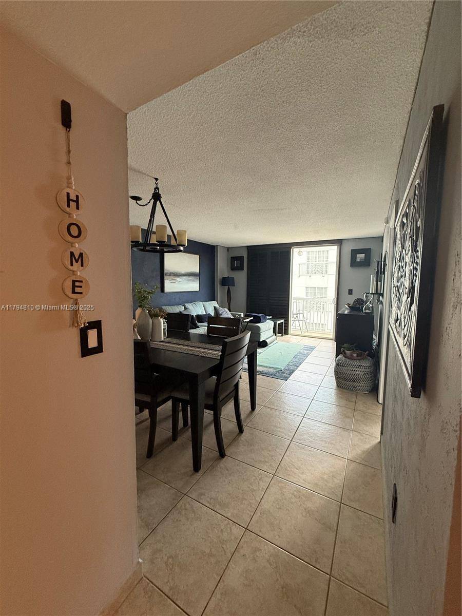 Miami Beach, FL 33139,401 Ocean Dr #324