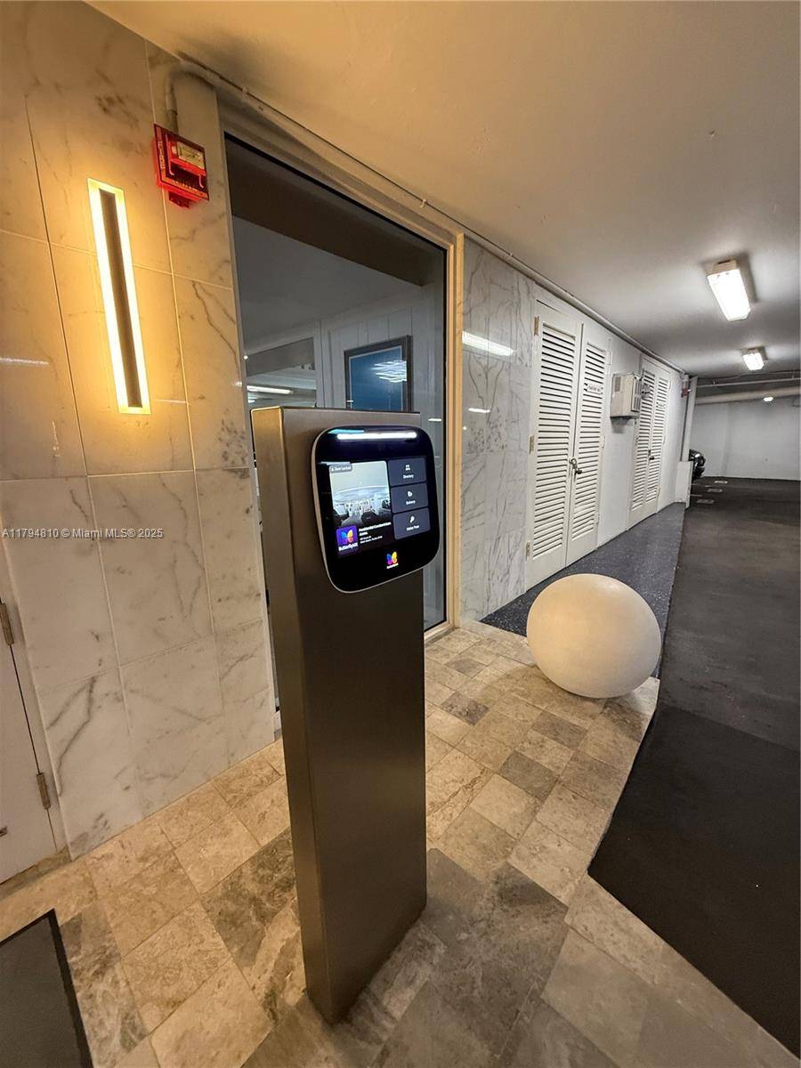 Miami Beach, FL 33139,401 Ocean Dr #324
