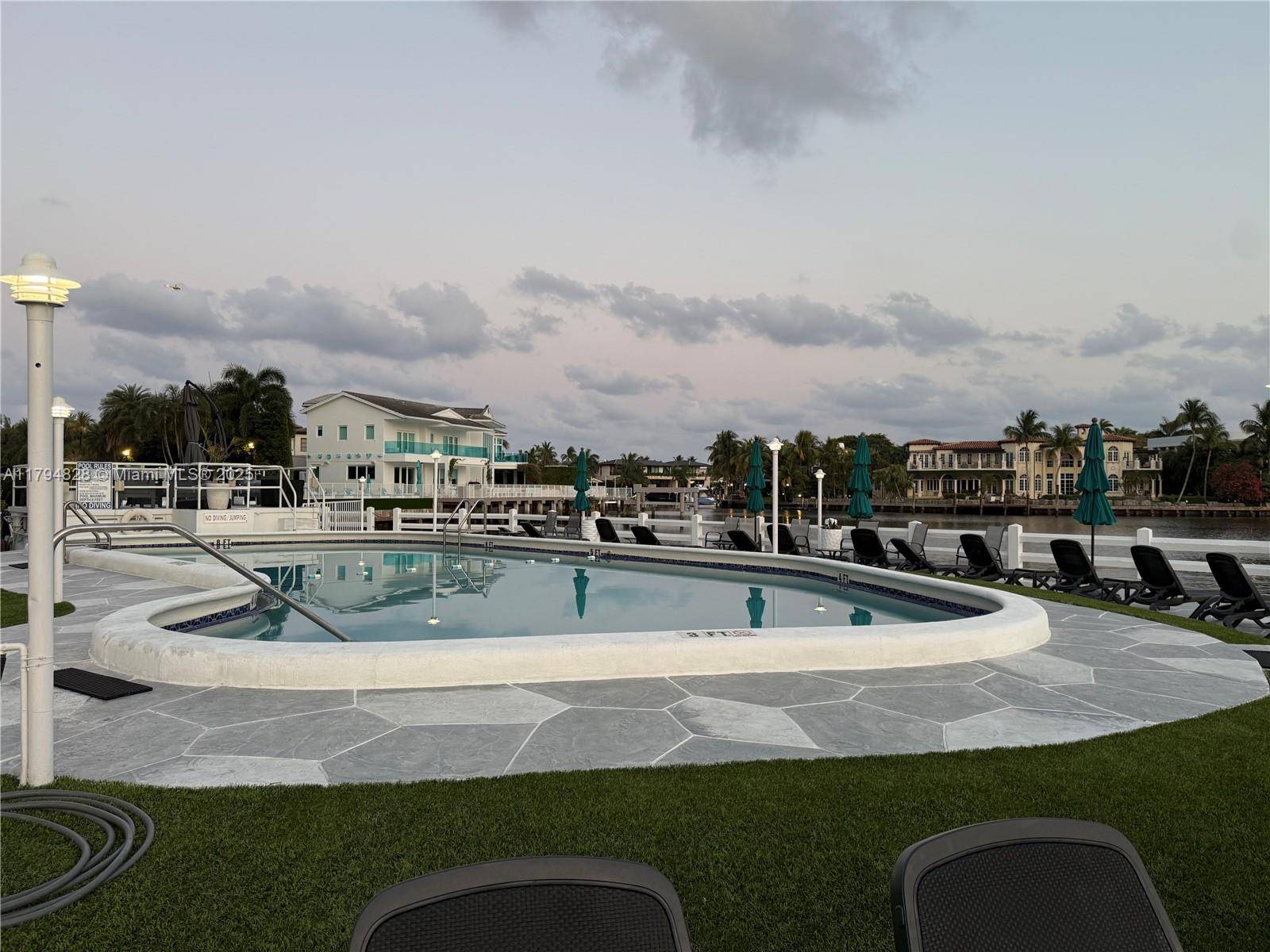 Hallandale Beach, FL 33009,3209 S Ocean Dr #2M