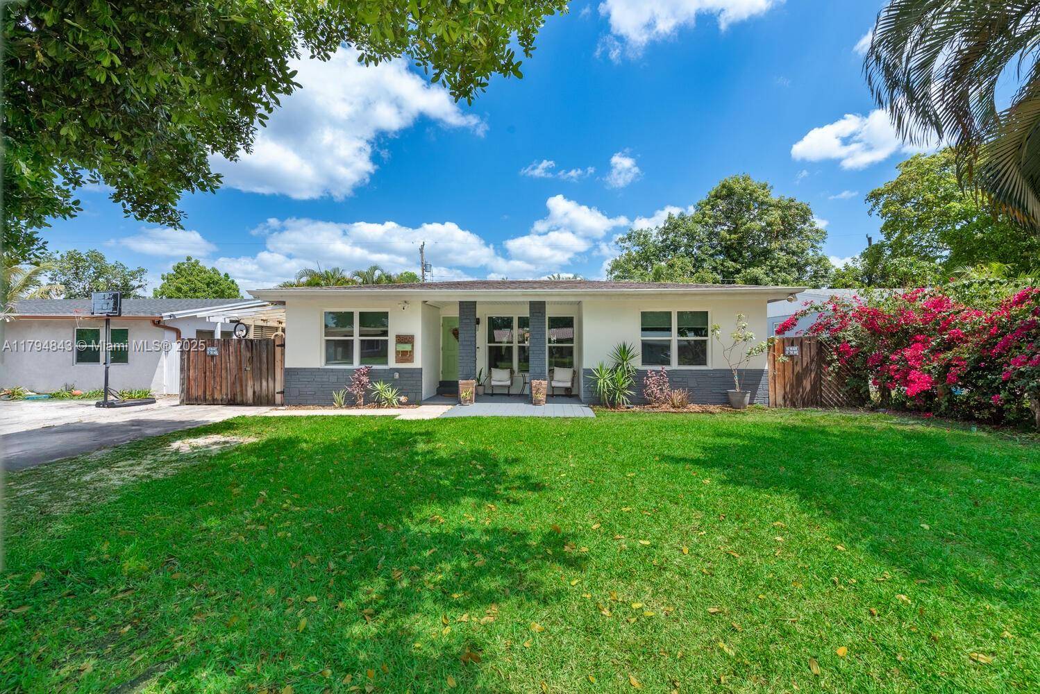 Pembroke Pines, FL 33023,6809 SW 12th St