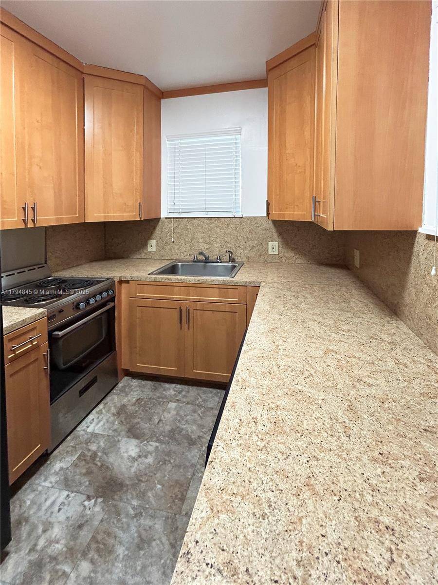 Fort Lauderdale, FL 33316,1141 SE 6th Ter #1