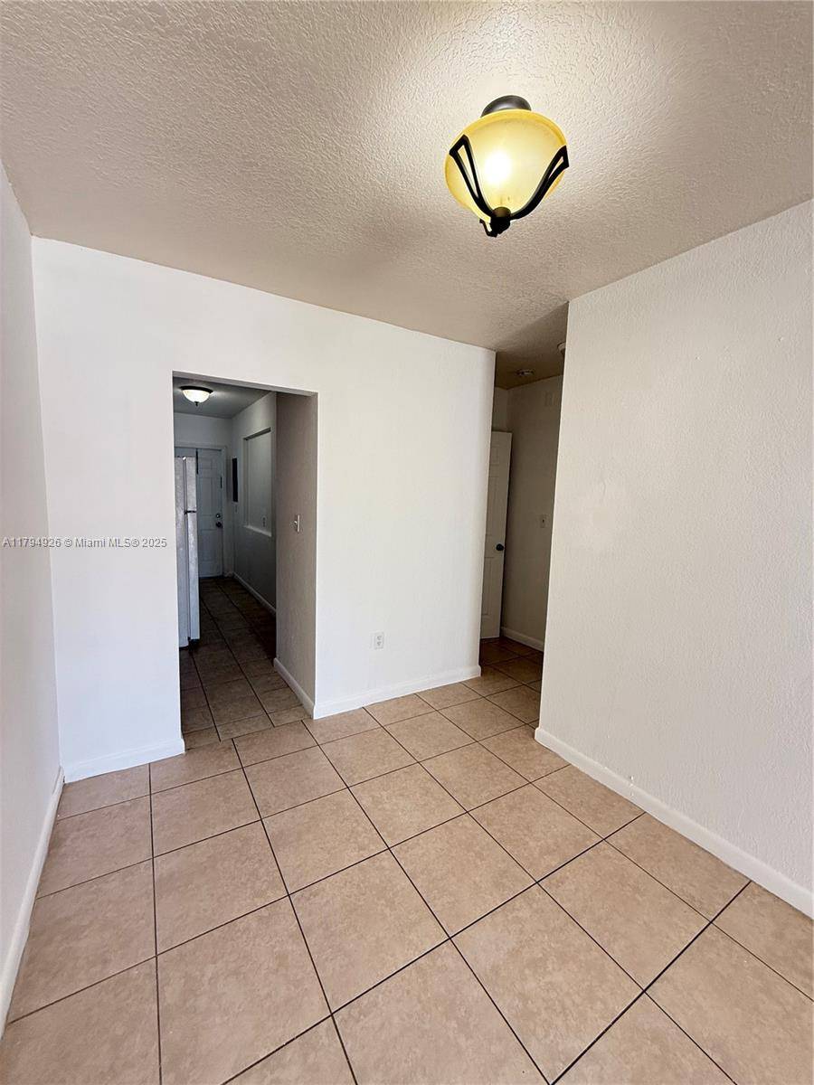 North Miami Beach, FL 33162,1471 NE 170th St #120A