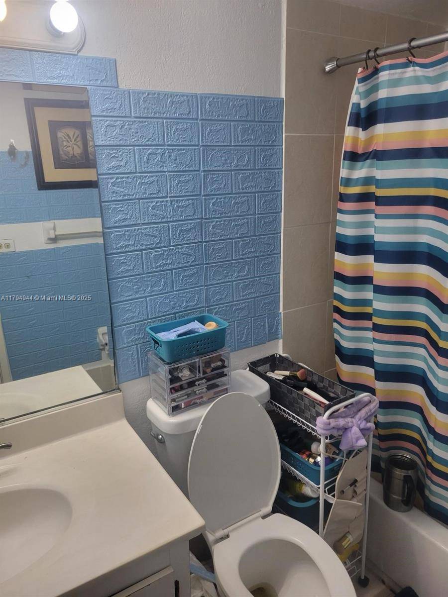 Miami, FL 33126,4550 NW 9th St #416E