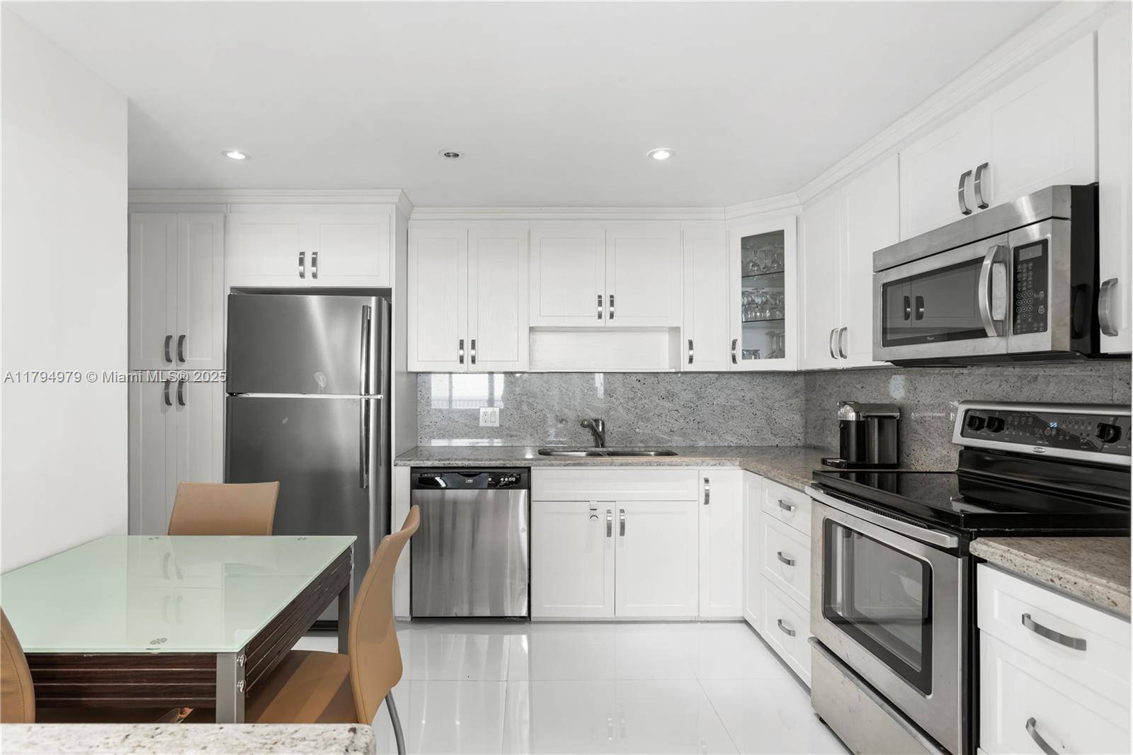 Hollywood, FL 33019,2101 S Ocean Dr #1203
