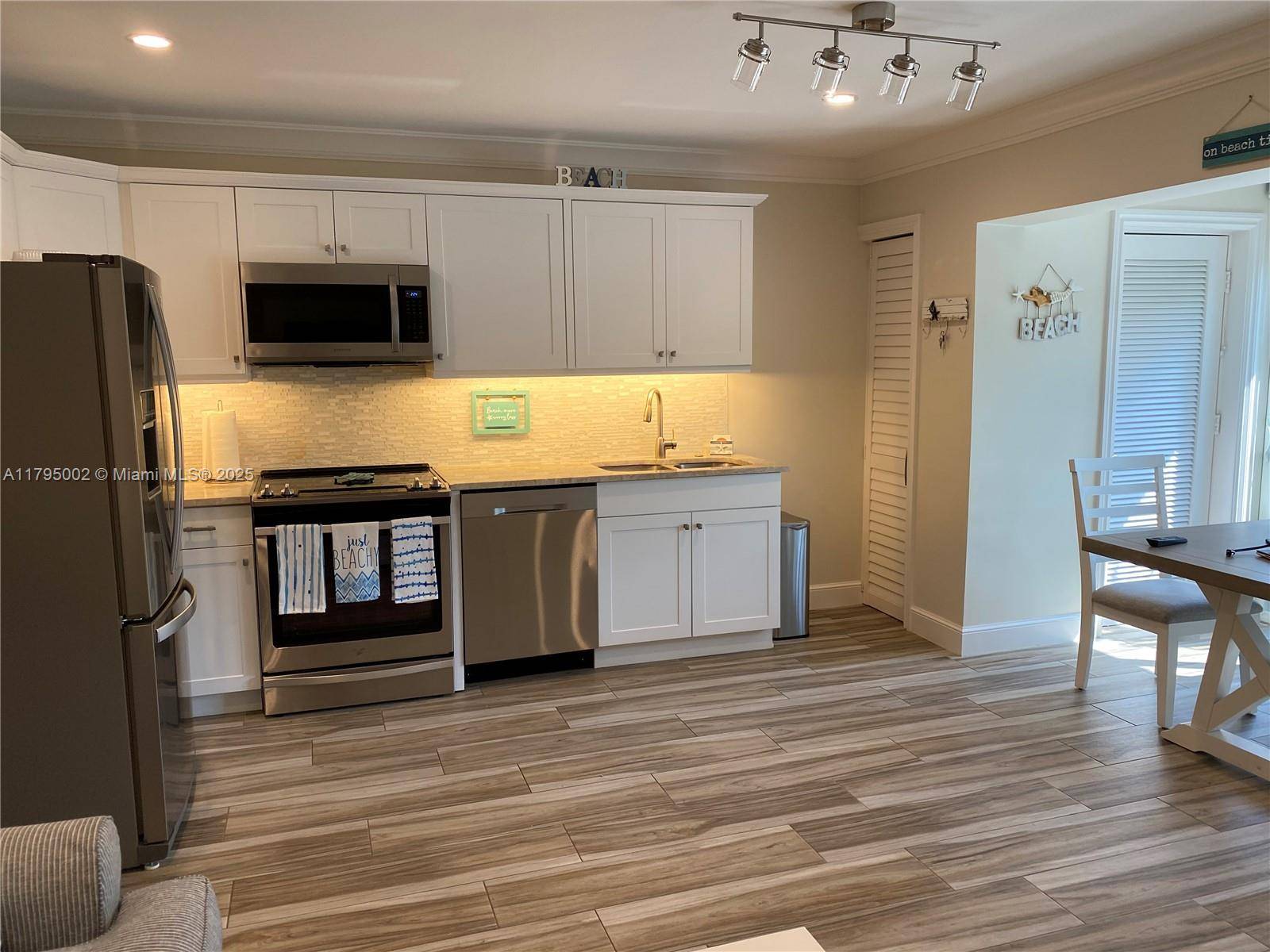Jensen Beach, FL 34957,11000 S Ocean Dr #211