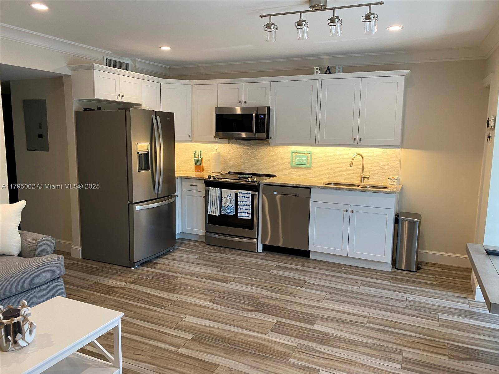Jensen Beach, FL 34957,11000 S Ocean Dr #211
