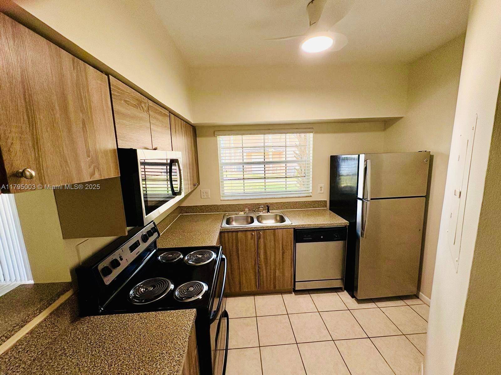 Pembroke Pines, FL 33024,2061 NW 96th Ter #12M