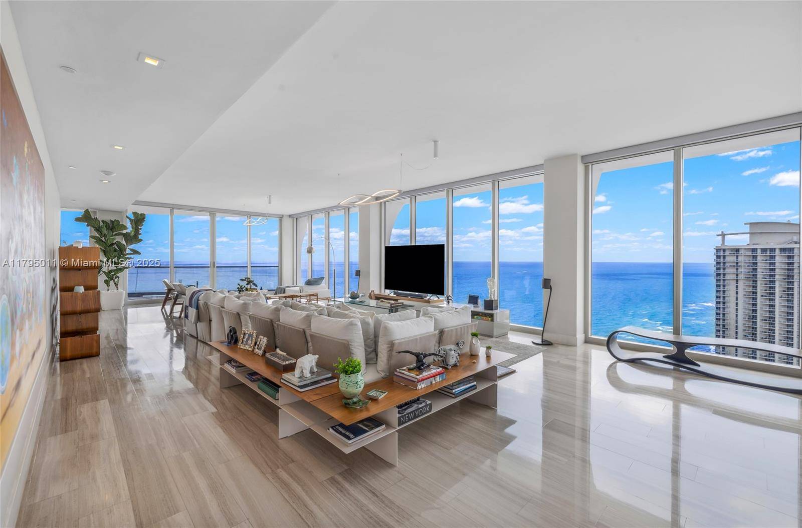Sunny Isles Beach, FL 33160,16901 Collins Ave #3601
