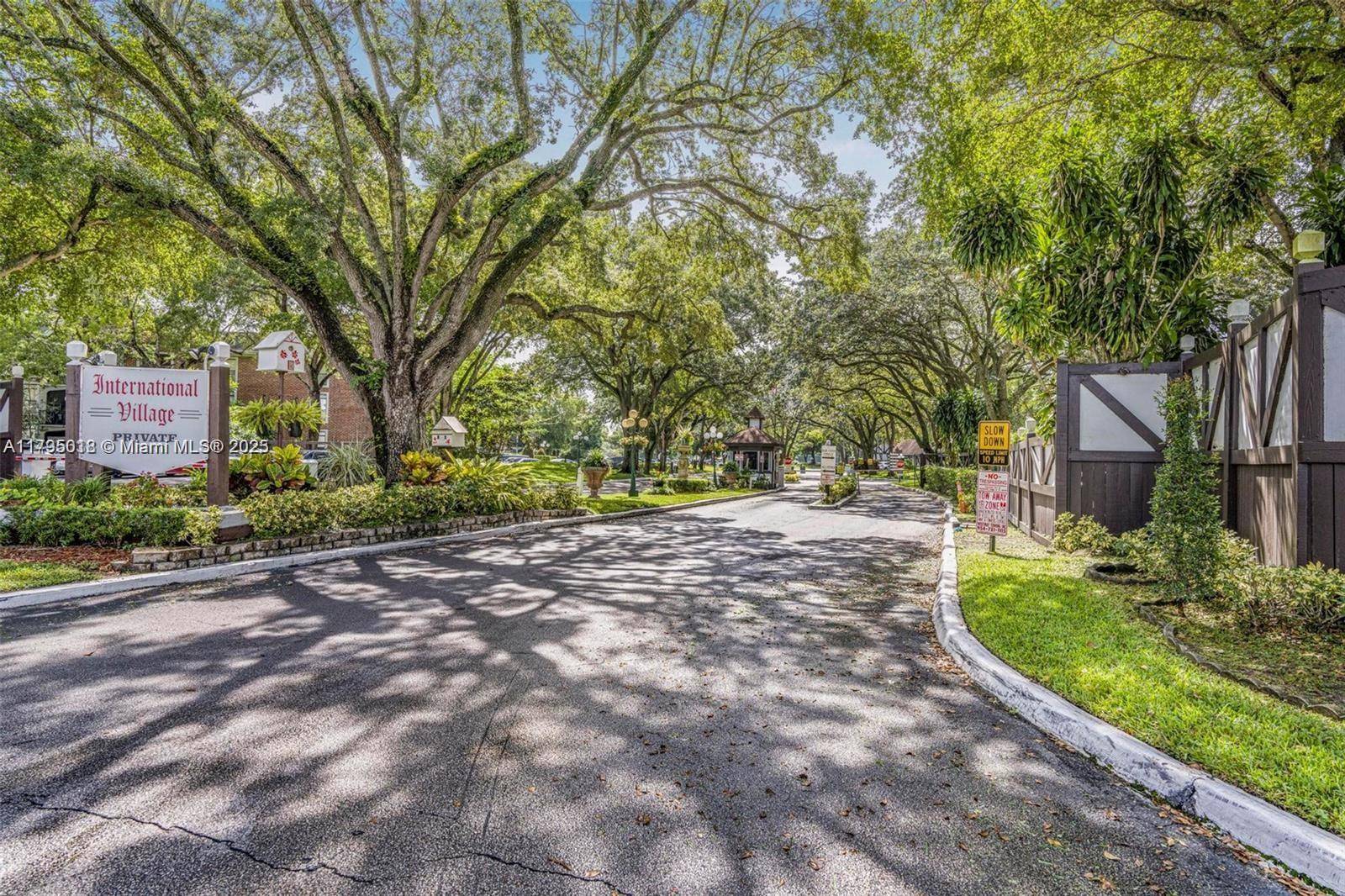 Lauderhill, FL 33319,3650 Inverrary Dr #3P