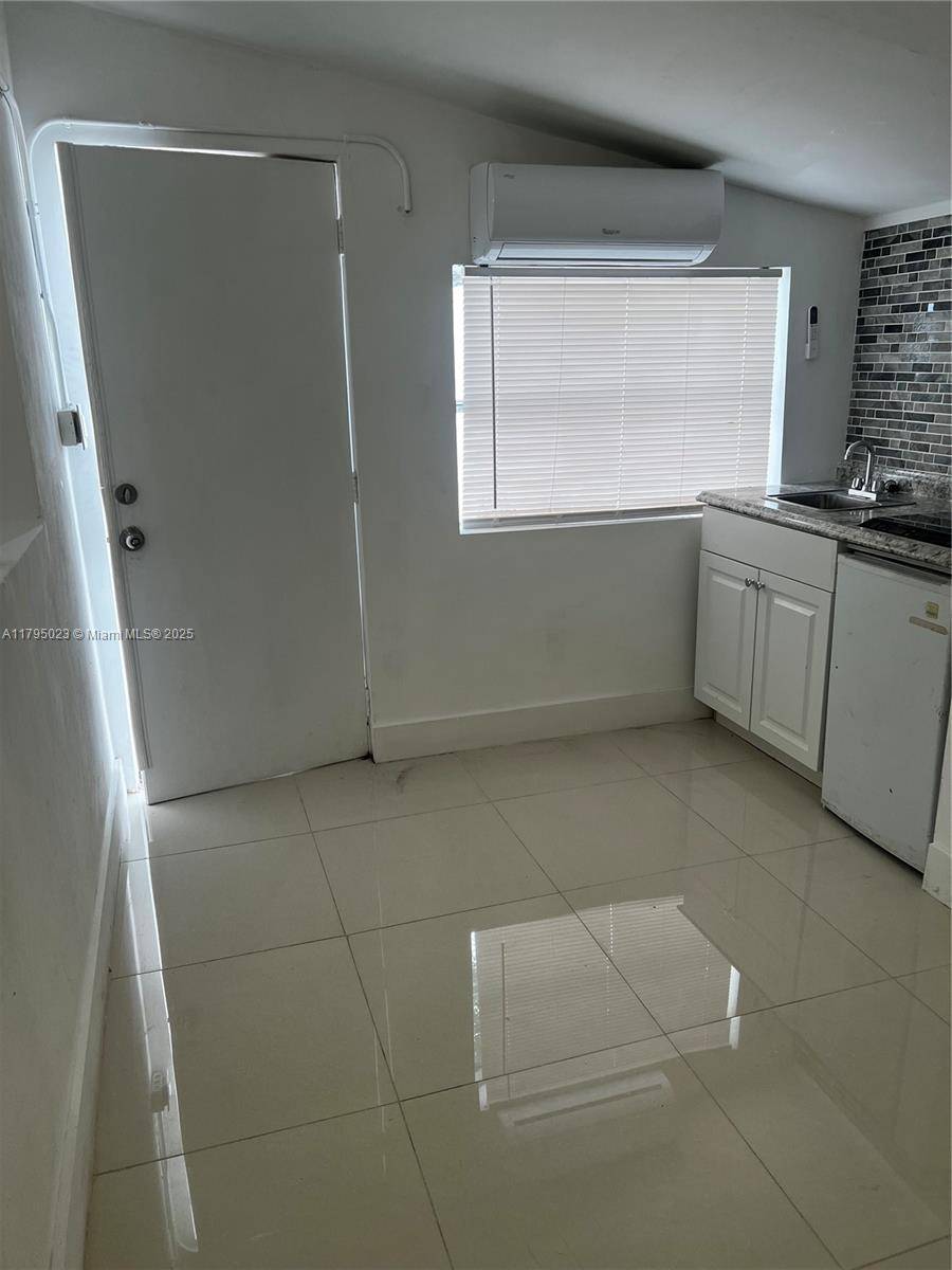 Hollywood, FL 33024,Address not disclosed