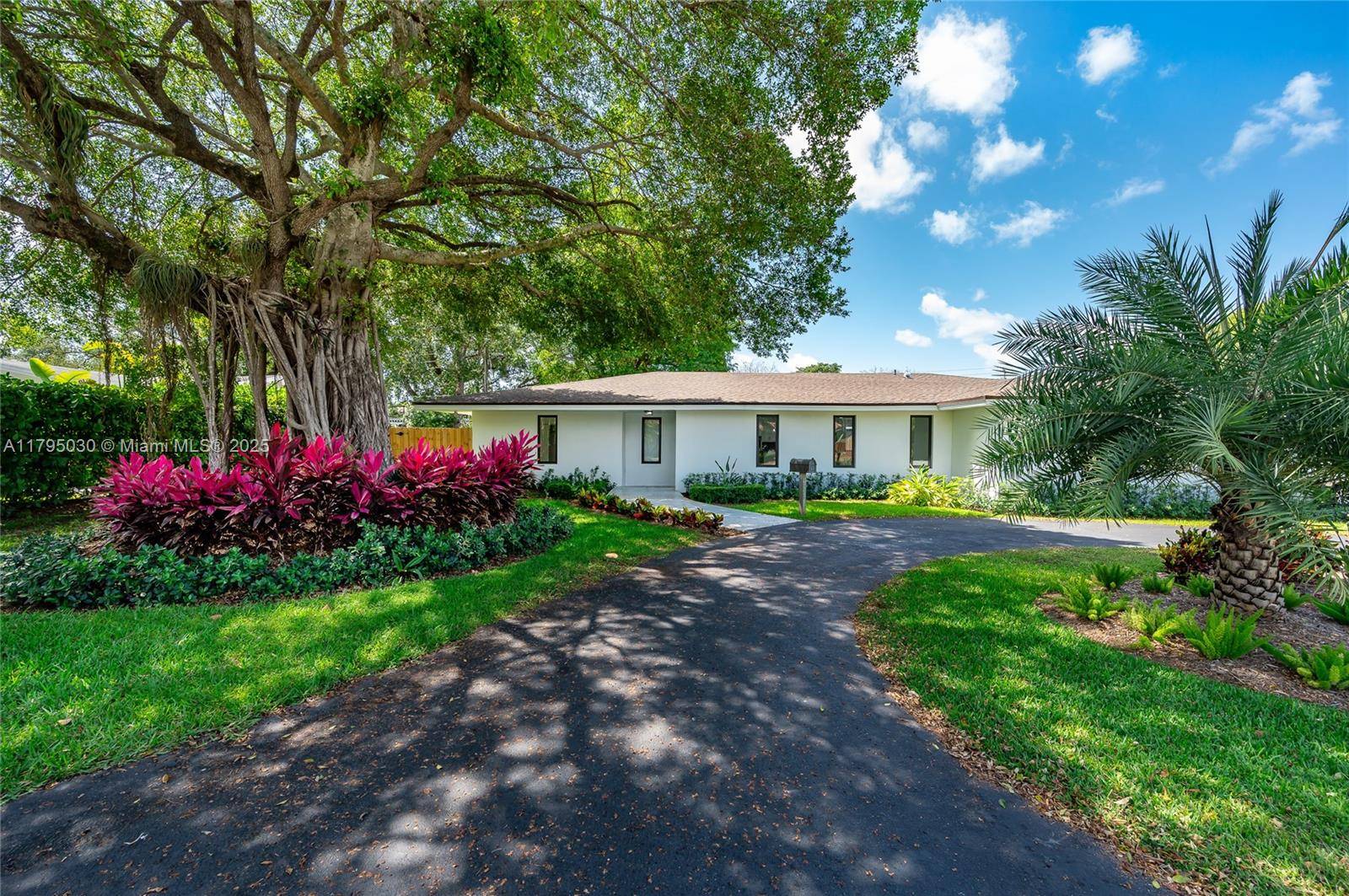 Palmetto Bay, FL 33157,7638 SW 167th St
