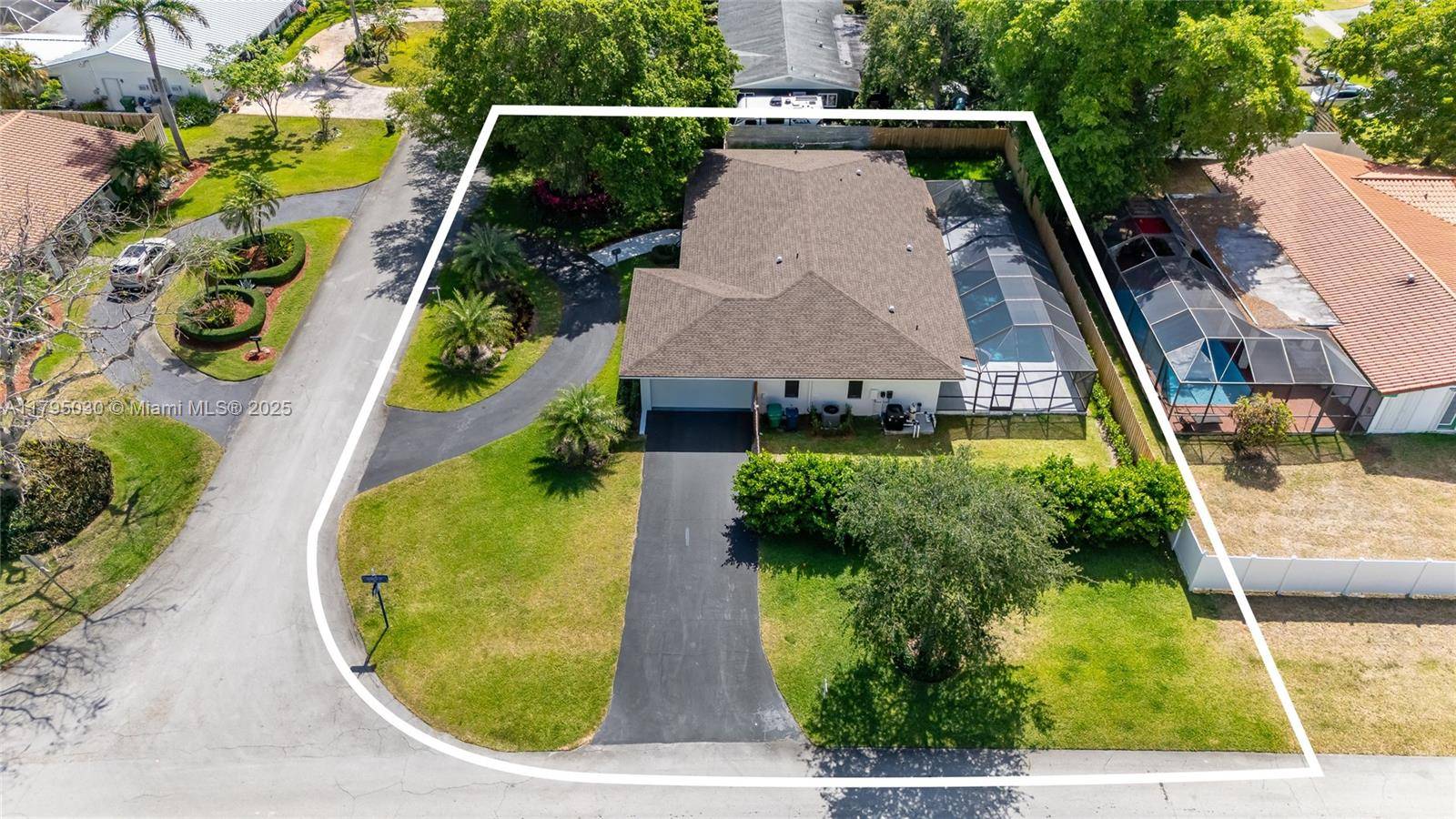 Palmetto Bay, FL 33157,7638 SW 167th St