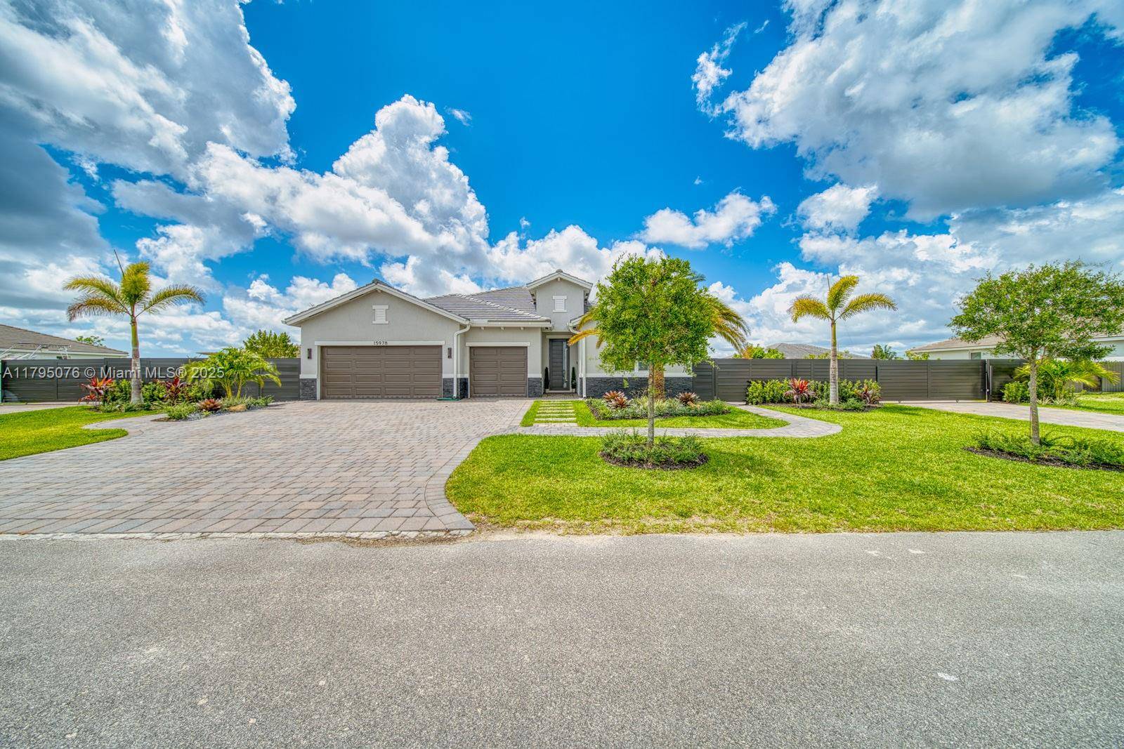 Homestead, FL 33031,15978 SW 276th St