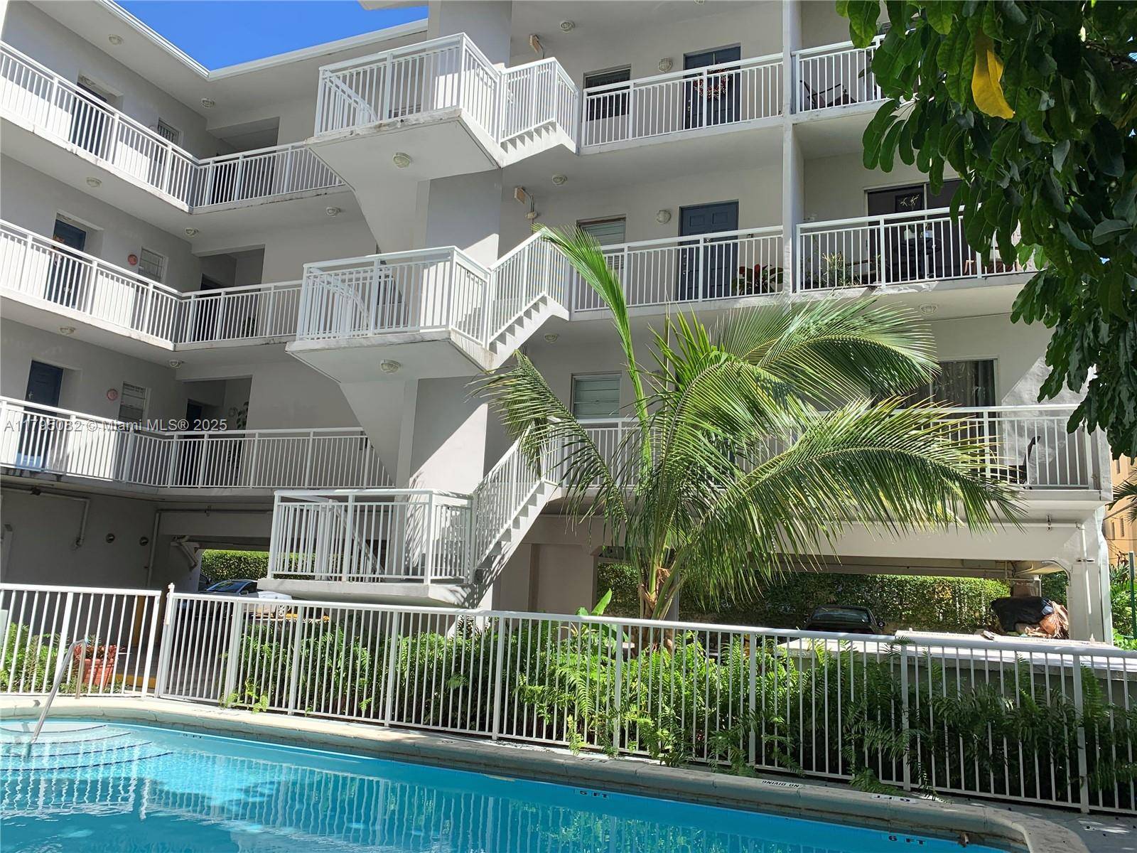 Coral Gables, FL 33134,130 Mendoza Ave #25